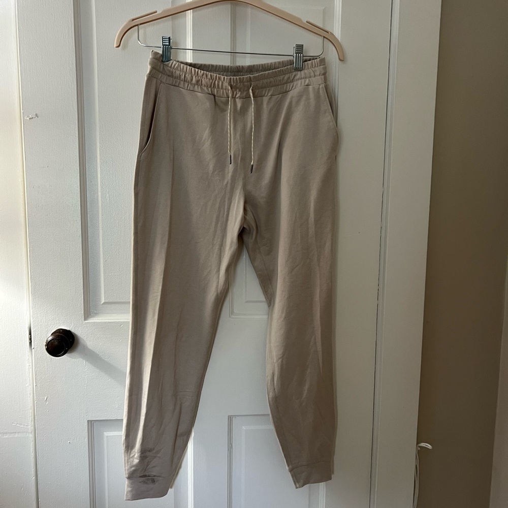 Vuori Men's Beige Jogger Pants